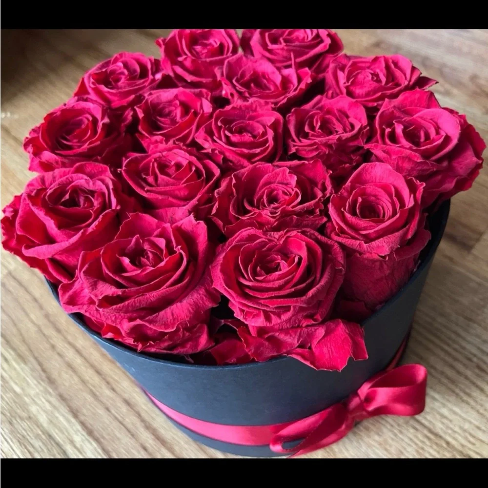 Forever roses Bouquet in box with ribbon